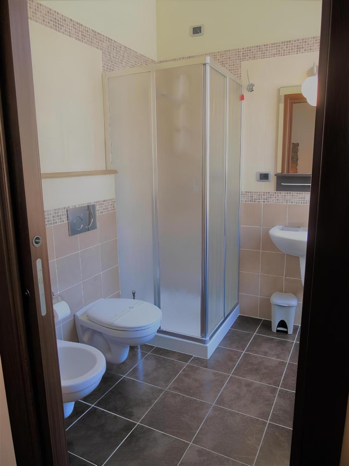 Alis Laura Guest House - 150M From Piazza Bologna Metro And 10 Minutes From The Colosseum Eksteriør billede