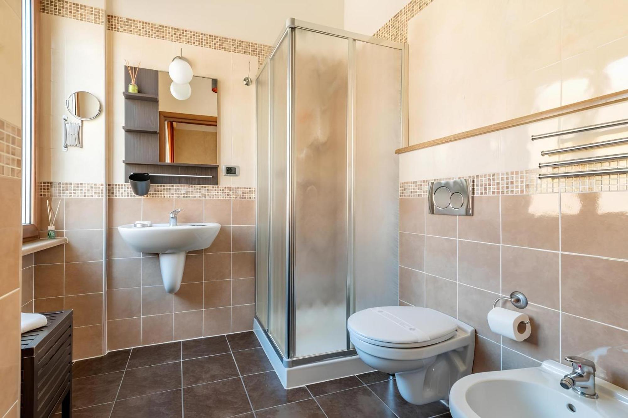 Alis Laura Guest House - 150M From Piazza Bologna Metro And 10 Minutes From The Colosseum Eksteriør billede