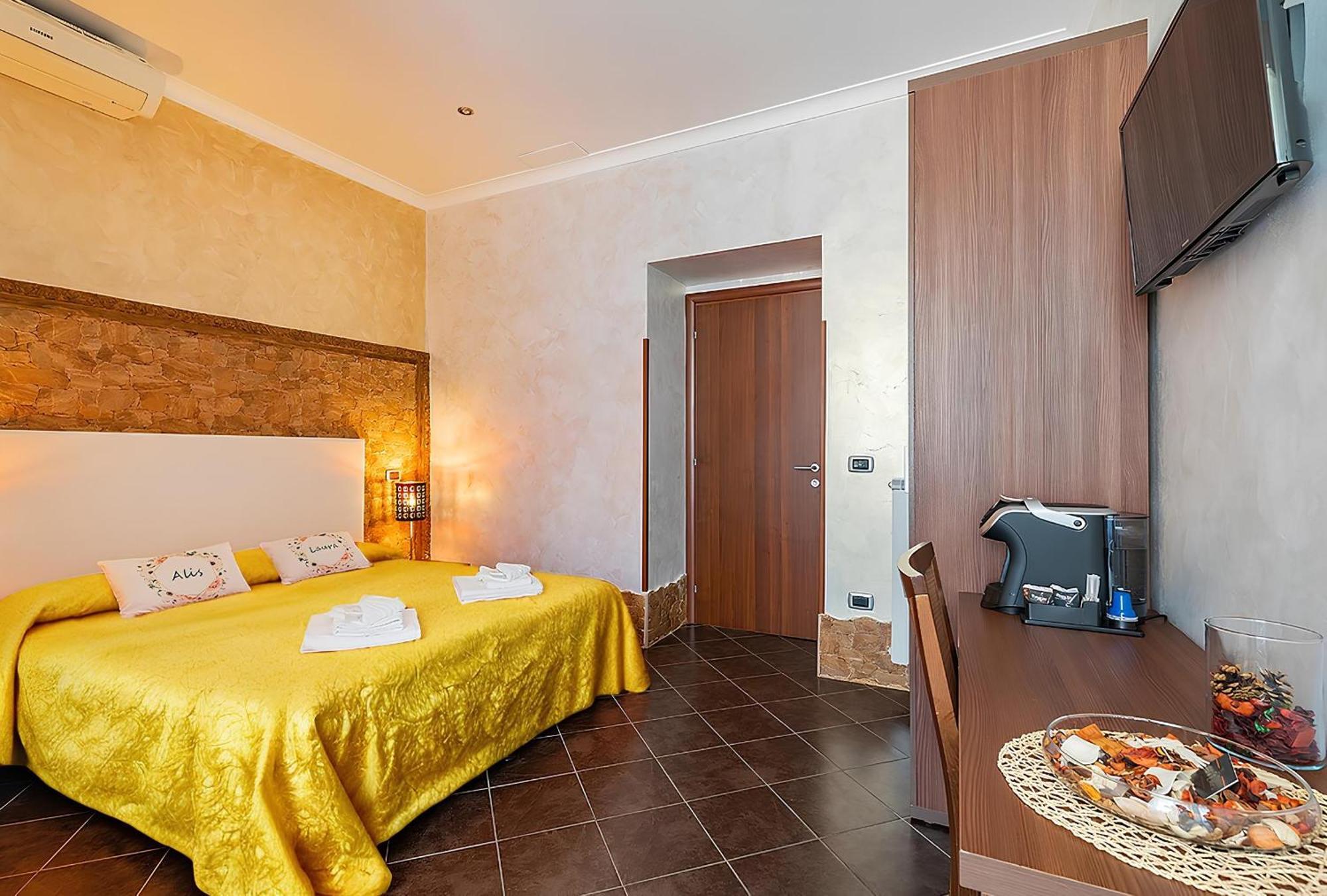Alis Laura Guest House - 150M From Piazza Bologna Metro And 10 Minutes From The Colosseum Eksteriør billede